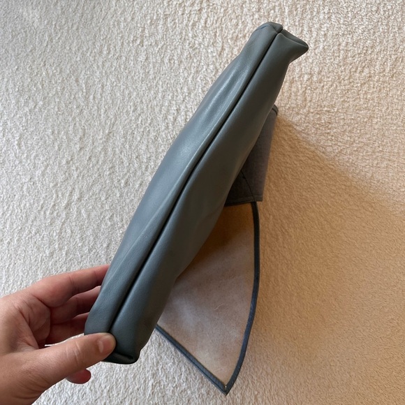 NWT Vintage Genuine Leather Shoulder Bag - Picture 9 of 16